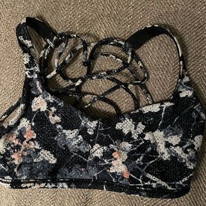 Lululemon sports bra
